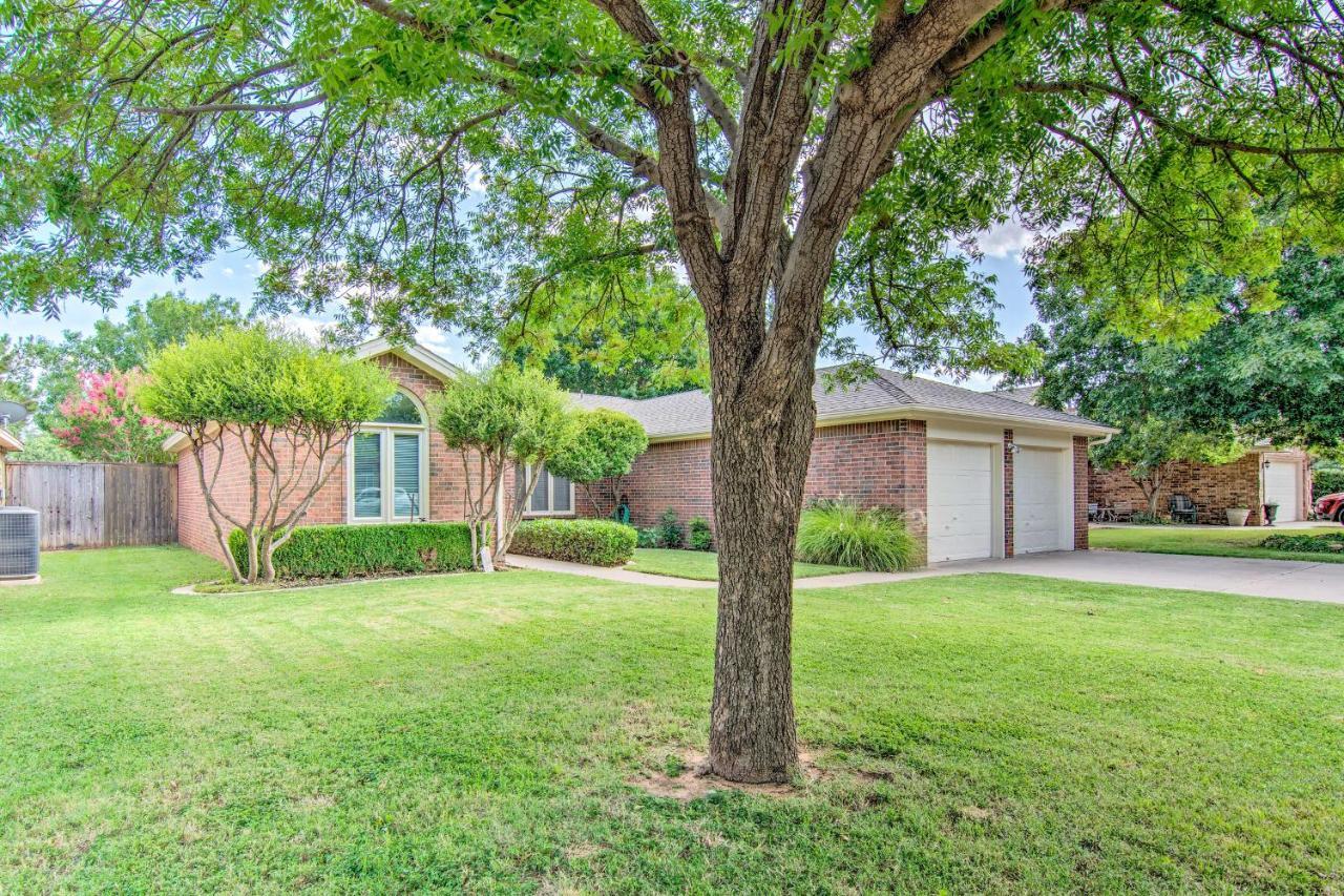Lubbock Home With Deck And Yard - 8 Miles To Ttu! Dış mekan fotoğraf