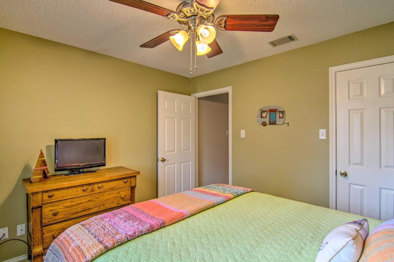 Lubbock Home With Deck And Yard - 8 Miles To Ttu! Dış mekan fotoğraf